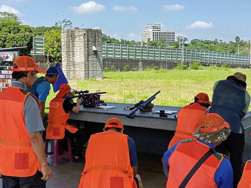 移除埃及聖䴉及綠鬣蜥 林保署嘉義分署演練霰彈槍及空氣槍實彈射擊