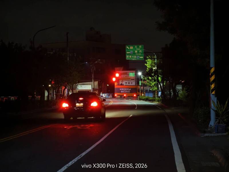 整條路暗摸摸！屏東瑞光南路39路燈電纜全被偷 搶修約需2週