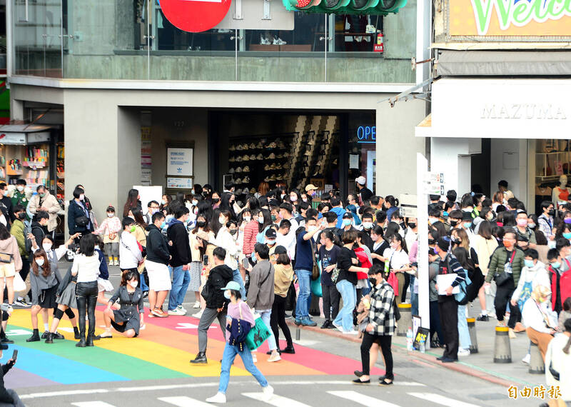 秋老虎發威！高溫上看34度 迎風面、午後山區有短暫雨