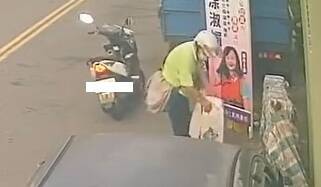可惡！有1就有2還有3...... 鹿港居民騎機車亂丟垃圾 環保局說話了