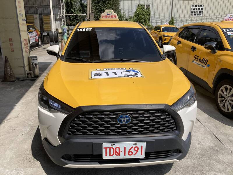 台中小黃公車添新裝 史努比家族跟著前進偏鄉