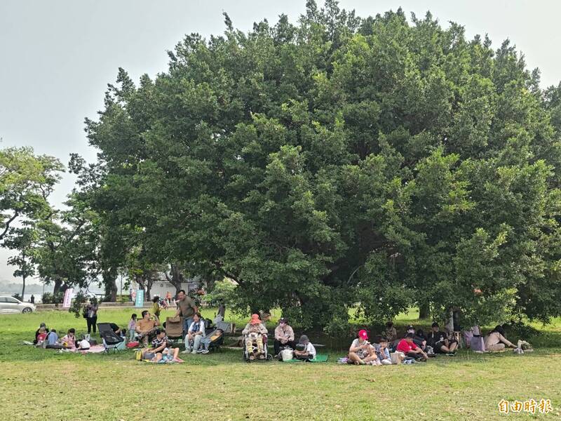 高市公園中秋夜禁止烤肉放煙火  公園處：違者最高罰6000元