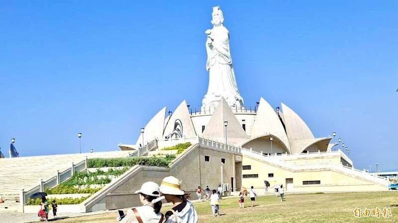 連假湧人潮！台中「本島最高媽祖像」搶先亮相 地方急：這路快拓寬