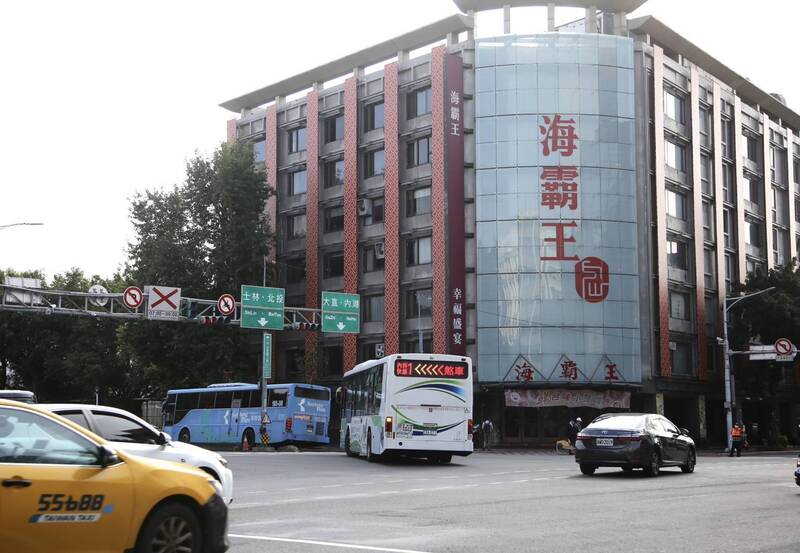 名醫周佳正事故警示  陳怡潔揭民族西路口公車、行人3大風險