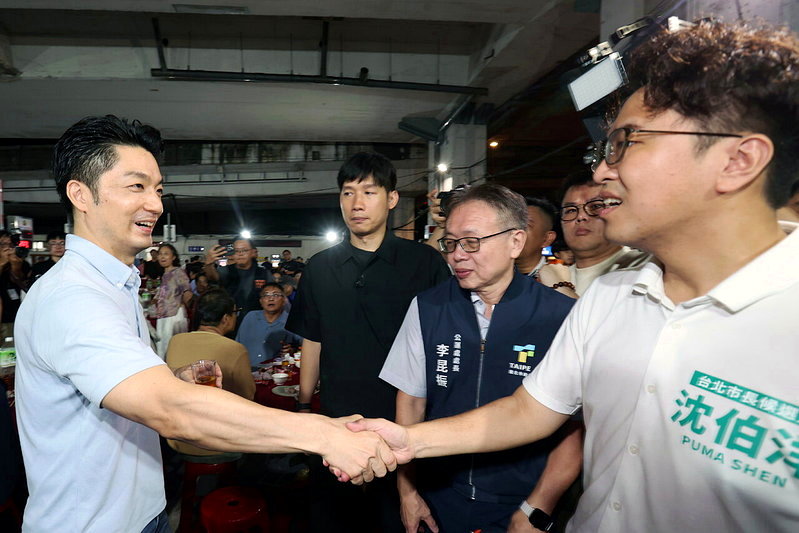 沈伯洋、蔣萬安支持者互槓怎麼辦？溝通專家曝20種神回覆，遇到「被洗腦」這樣接最聰明