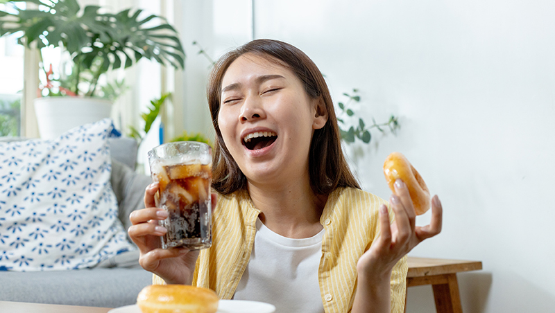 甜食、澱粉不用全戒！醫師、營養師揭4大飲食關鍵，苦瓜胜肽這樣挑