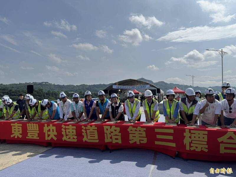 東豐快速道路東勢到石岡橋合龍  預計今年底完工通車