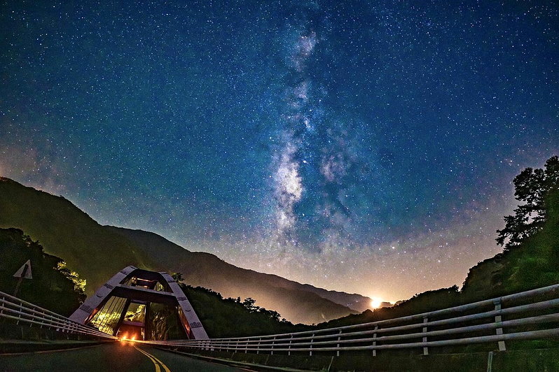 「暗空不暗地」：桃園拉拉山調整路燈、保留星空 成全台首座國際暗空勝地 - 倡議家