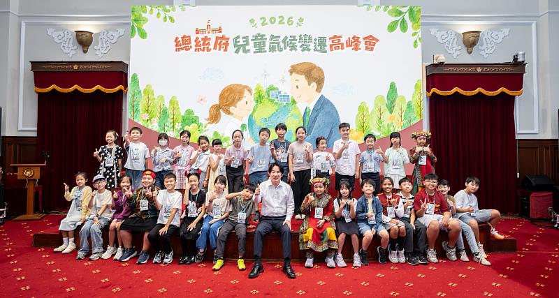 逾4萬人次一同「大FUN凱道」 大人、小孩從凱道玩進總統府