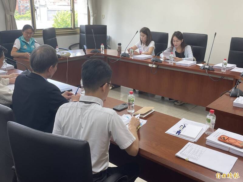 學生使用手機管理自治條例 付委審查遭質疑不夠完整撤案
