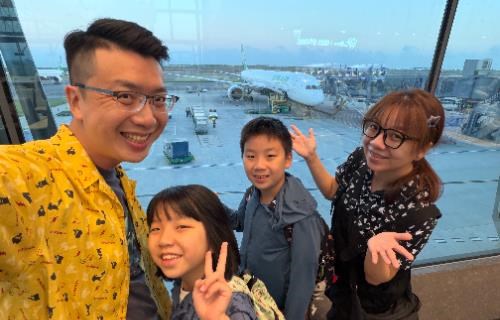 小孩長大一起旅行，爸媽終於出運了！