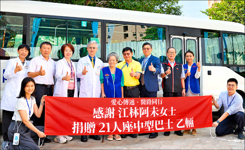 96歲中榮退休志工「阿未桑」 捐中巴造福偏鄉