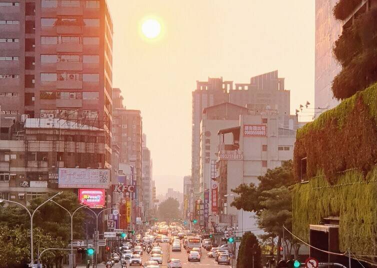 台中絕美「曼哈頓懸日」又來了！ 最佳觀賞時間點曝