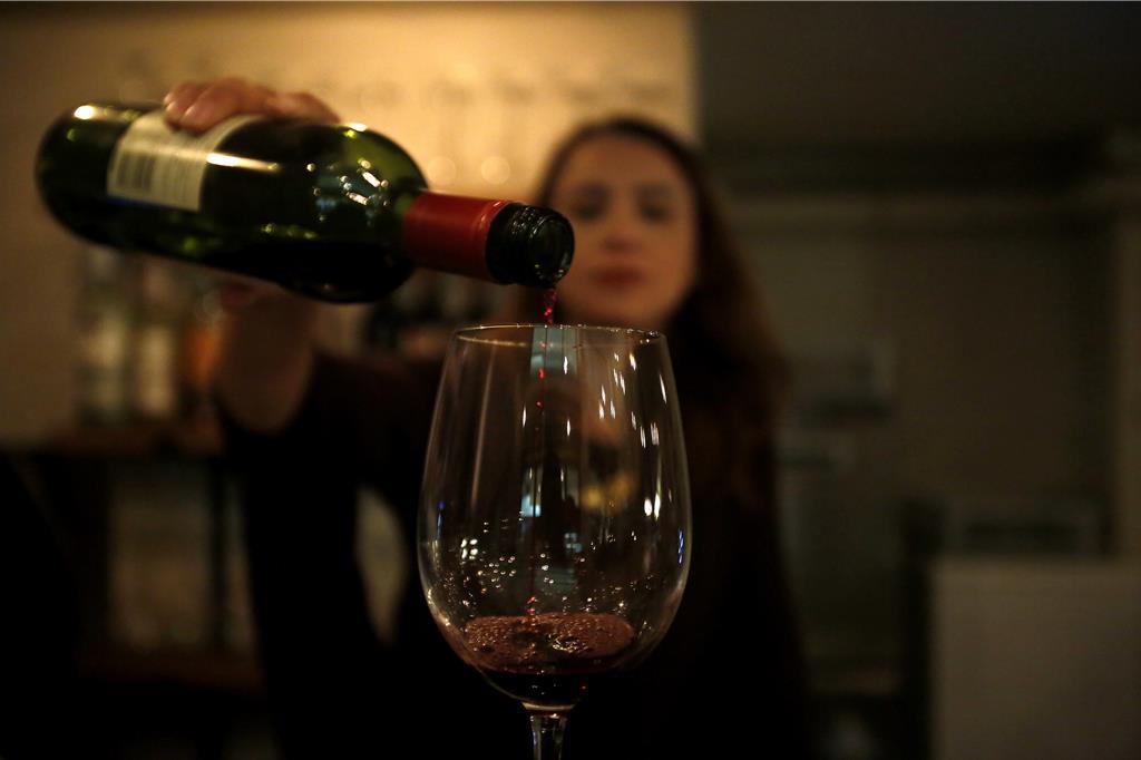 疫情後美國50至64歲重度飲酒率續升36％ 肝硬化恐飆高- 國際 - 工商時報