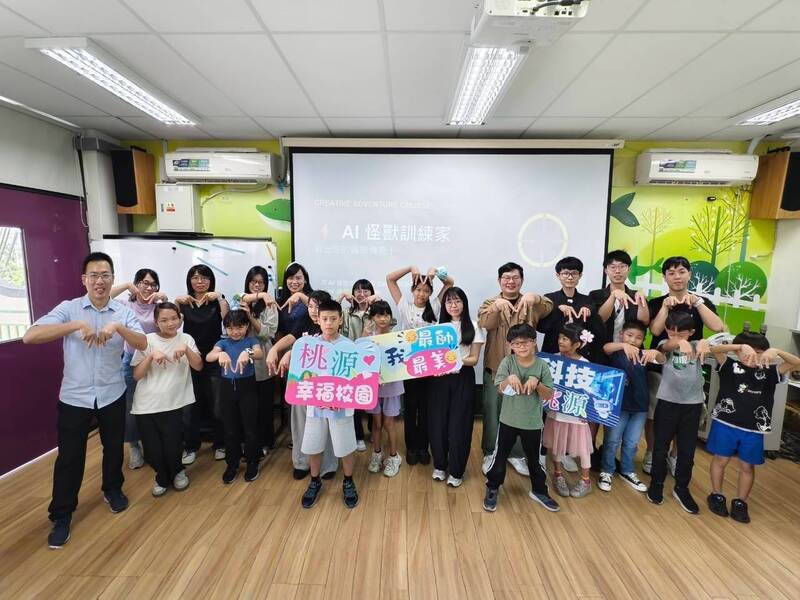 聯發科志工走進嘉義偏鄉  「AI怪獸訓練家」課程學童創意大爆發