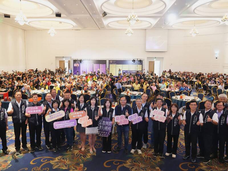 真的神隊友！台中市表揚169家宗教團體及29名孝行楷模