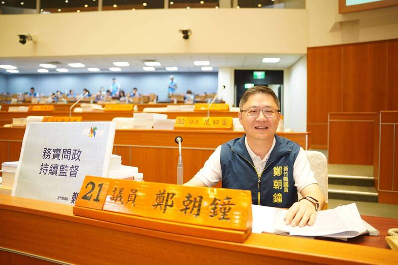 鄭朝鐘關切5608公車亂象 楊文科：研議尖峰加開接駁車