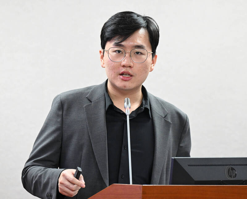 長者免健保費誰買單？ 年輕病友協會憂「輪到我們用時已沒錢」
