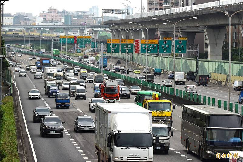 大車內輪差每年害2千人死傷 消基會要求強制裝警示系統