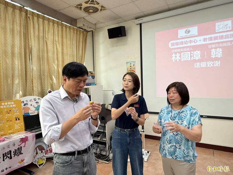 中秋送暖挺庇護工場！林國漳、韓瑩認購百盒月餅 學員回贈手工餅乾致謝