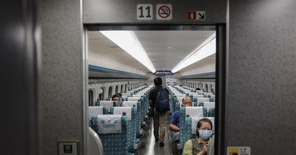 旅客行動電源自燃　高鐵：第一時間滅火正常發車