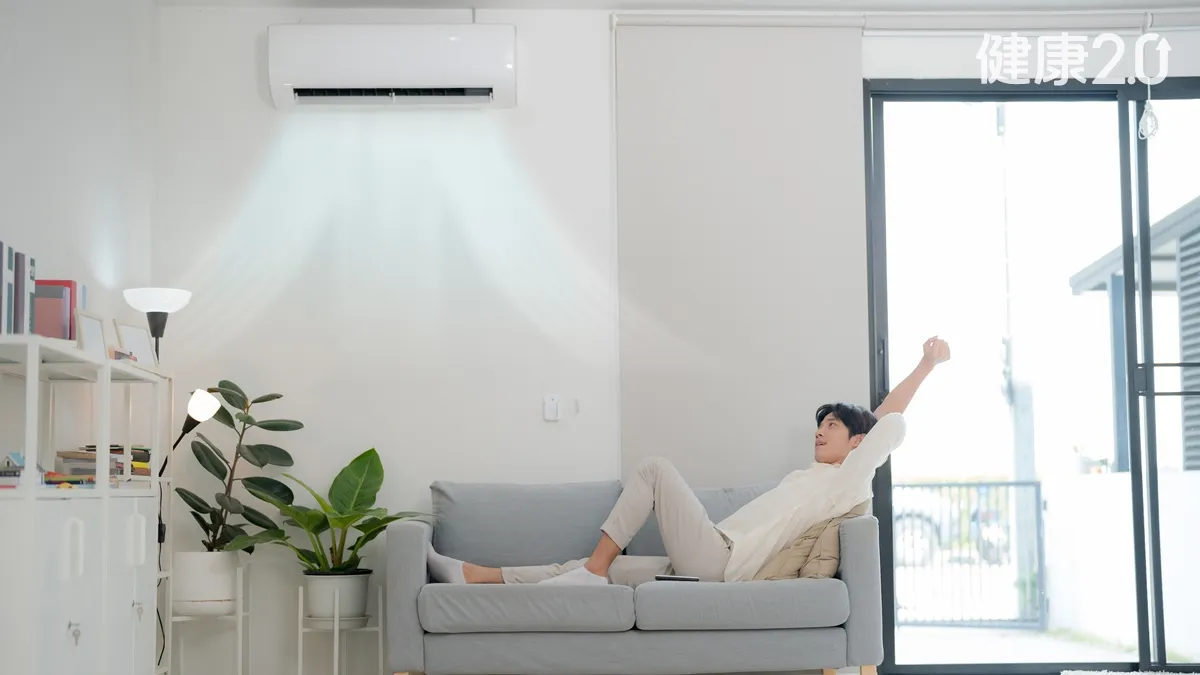 養生保健冷氣設定半夜關機更省錢？醫曝「2陷阱」害睡眠 專家曝夏日省電吹法