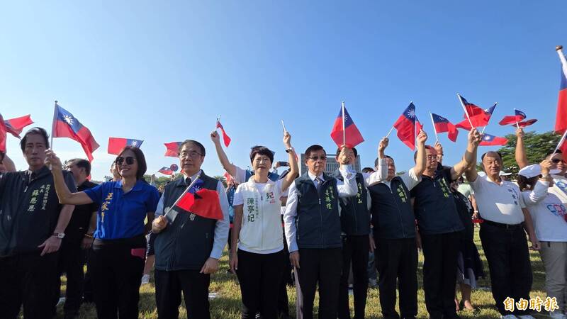 黃偉哲國慶行程滿檔 喊南鐵建設1棒接1棒