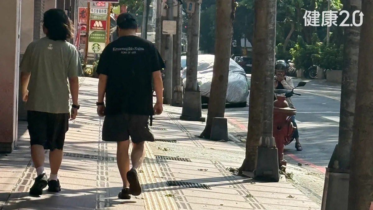 養生保健不用硬拚每天1萬步！想活得更久怎麼走？哈佛研究揭「延壽公式」：每分鐘走這步數