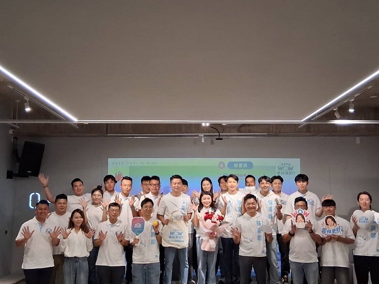 WOW雲林競選小物亮相！張嘉郡推出匹克球拍組 歐宗岳率「行動雲」力挺雲林