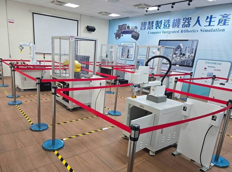 培養AI新世代人才！苗栗農工智慧製造機器人中心 揭牌啟用