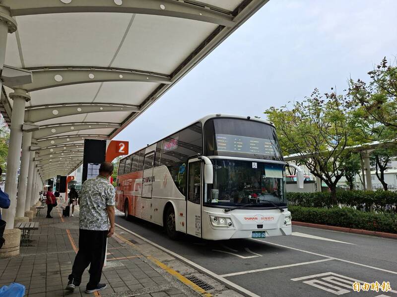 中秋連假高雄往返墾丁每天234班 南橫梅山口到向陽段開放通行