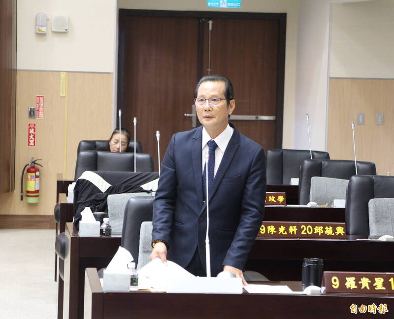 羅貴星質詢教師休息室推動慢 苗栗縣長：學校有空間就來做