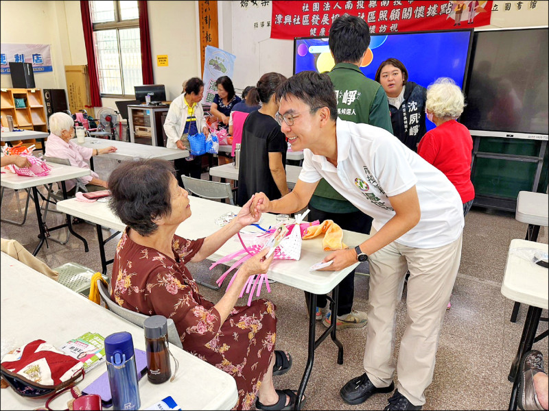 温世政提敬老卡增至1800點 不歸零可購物