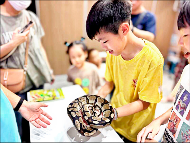 環教2.0新教材 最快明年上路／減輕國中小老師自編教材負擔 也鼓勵企業員工參與