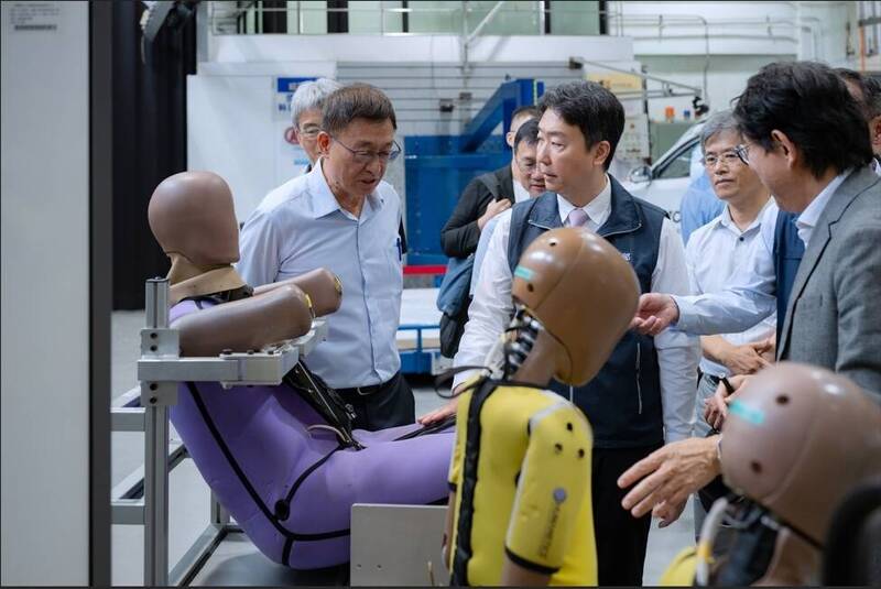 交長陳世凱：車安中心評比要透明 讓消費者了解車輛安全差異