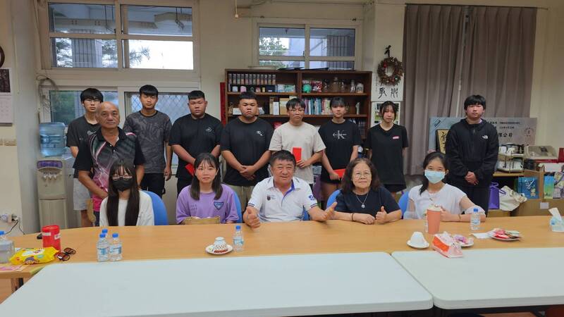 獎助澎湖學童 張文津基金會發放下半年助學金