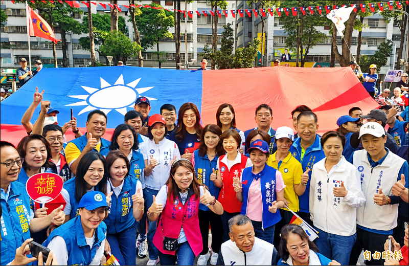 國民黨果貿升旗 柯志恩、鄭麗文同台