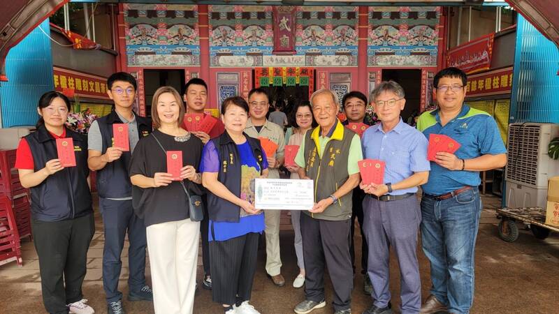 鹽水武廟關聖帝君祝壽大典  新營產業園區21家企業捐平安麵