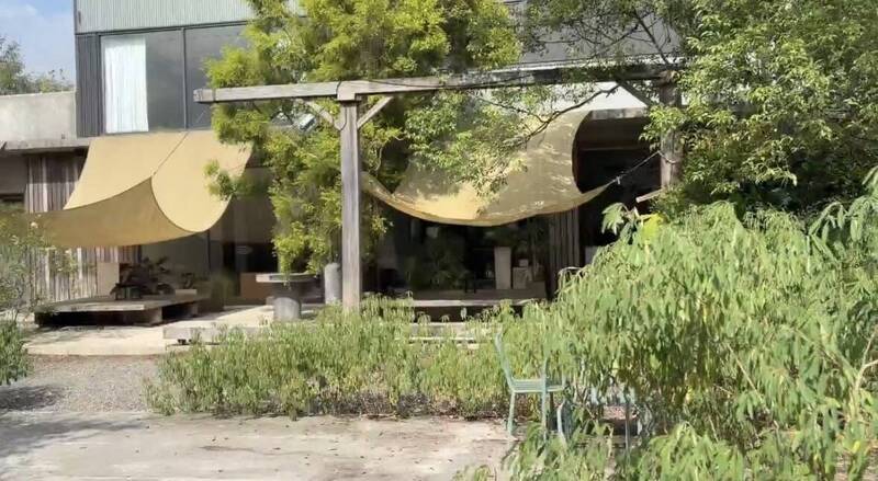 宜蘭文青咖啡廳徵才「S號女大生、須化妝」 涉多重歧視最重罰150萬