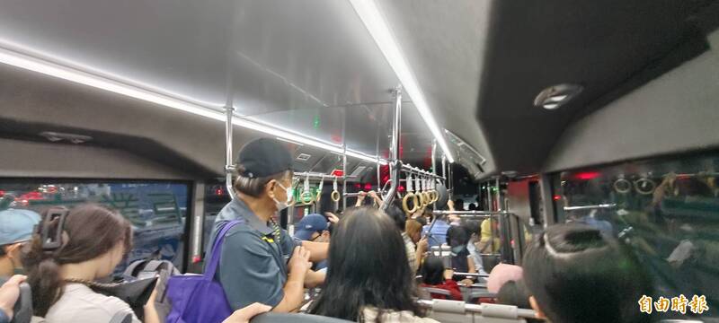 台中雙節公車退場慘況曝！通勤族直呼「載客砍半」 市府回應了