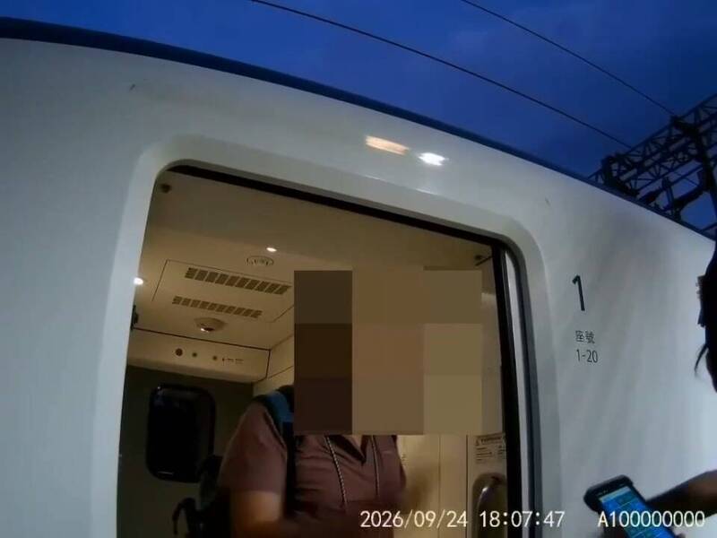 無票硬闖自強號！男補票竟對列車長咆哮 害全車誤點7分鐘