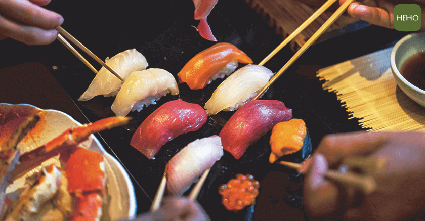 今年首例本土傷寒！中部女性疑生食海鮮感染，出現 8 症狀快就醫