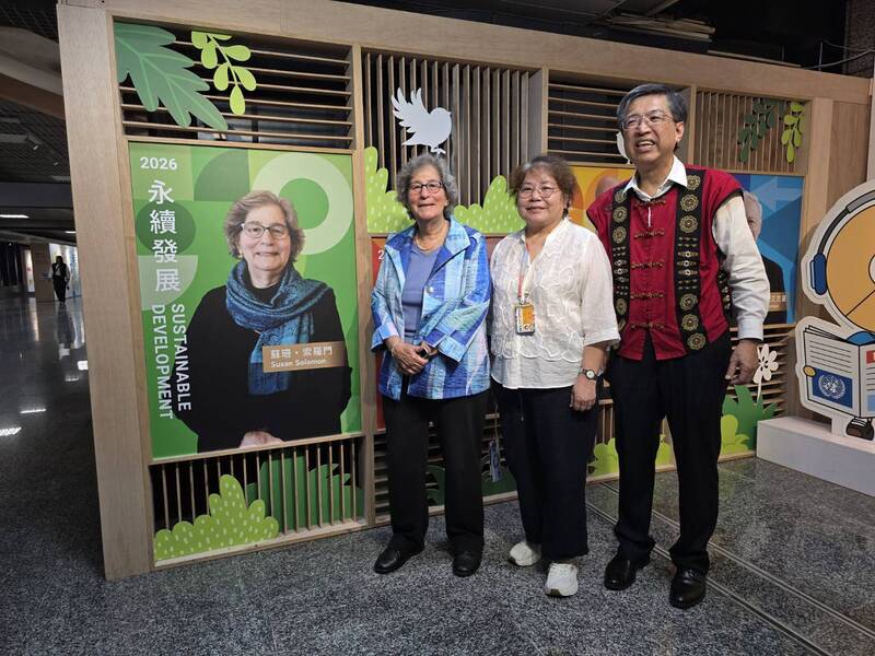 拯救臭氧層的女人參訪科工館！唐獎得主蘇珊索羅門啟動「扎根教案」