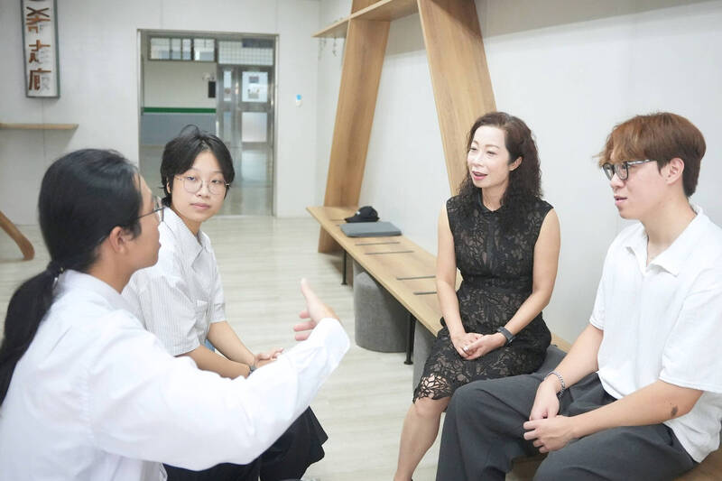 陪學生走過低谷與焦慮 中大陳春希獲傑出導師獎