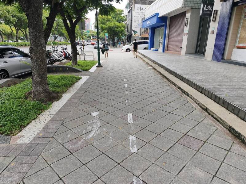 天母人車分流線才畫2年「只剩殘影」 陳怡潔：北市府應檢討改善