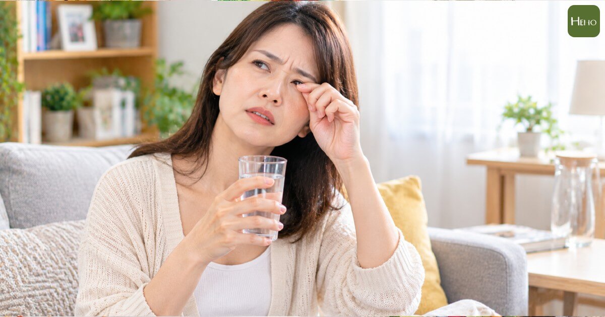 眼乾、口乾以為是更年期？醫師警告：小心自體免疫疾病「乾燥症」找上門