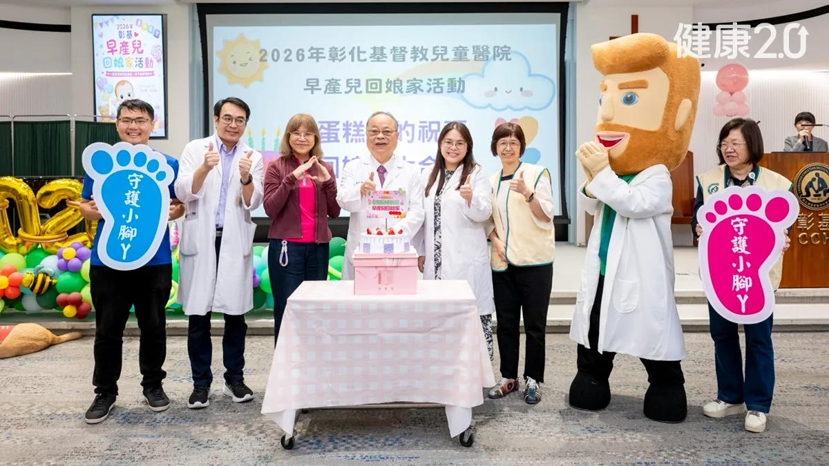 醫療焦點出生僅974公克、一度沒心跳！早產女嬰9年後重返彰基 帶100份禮謝救命恩人