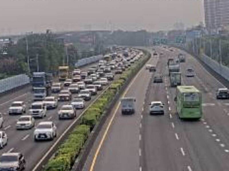 中秋出遊塞爆！國1彰化南下龜速 車陣綿延10公里