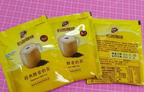 【食驗室點評】伯朗三合一減糖香濃原味奶茶少30%糖、喝到奶精味！茶香辨識分歧