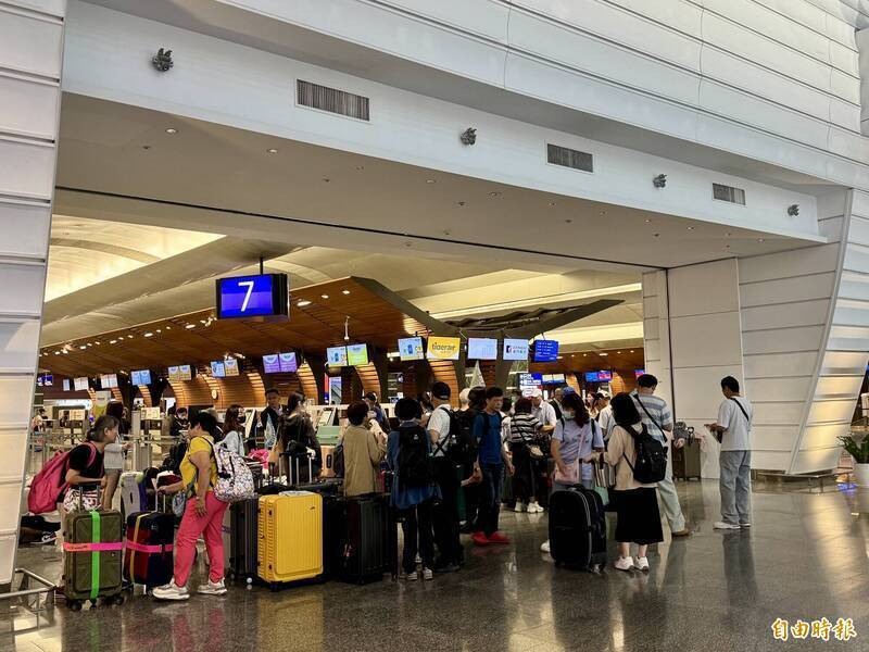 上半年台灣人出國破1千萬人次創新高 來台客恢復疫前7成